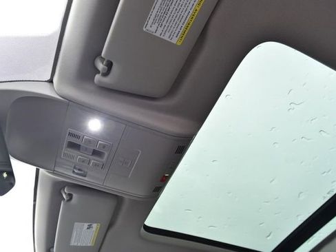 Certified 2023 Volkswagen Taos SE w/ Panoramic Sunroof Package image 20