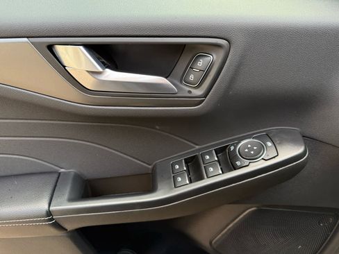 New 2025 Ford Escape PHEV image 12