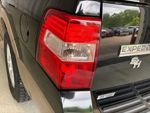 Used 2013 Ford Expedition XLT RWD image 13