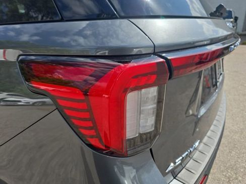 Used 2025 Ford Explorer Active image 34