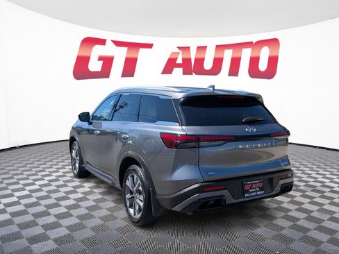 Used 2017 Jeep Compass Latitude w/ Popular Equipment Group FWD image 3