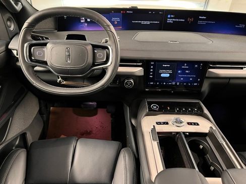 New 2025 Lincoln Navigator Reserve w/ Jet Appearance Package image 8