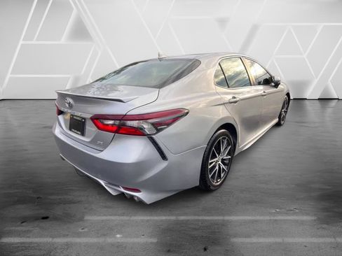 Used 2022 Toyota Camry SE image 9