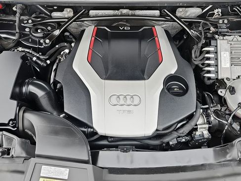 Used 2021 Audi SQ5 Premium Plus w/ Premium Plus Package image 32