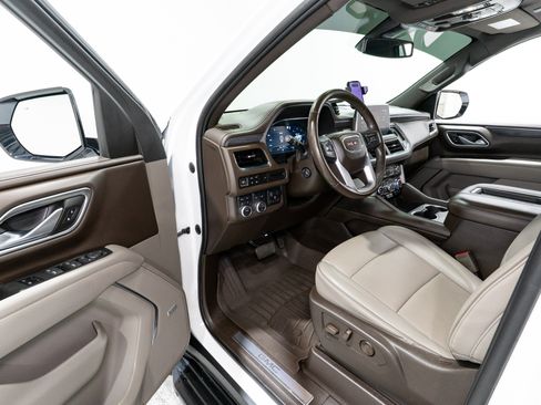 Used 2022 GMC Yukon SLT w/ SLT Premium Package AWD/4WD image 12