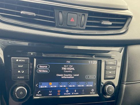 Used 2019 Nissan Rogue SV w/ Premium Package AWD/4WD image 16