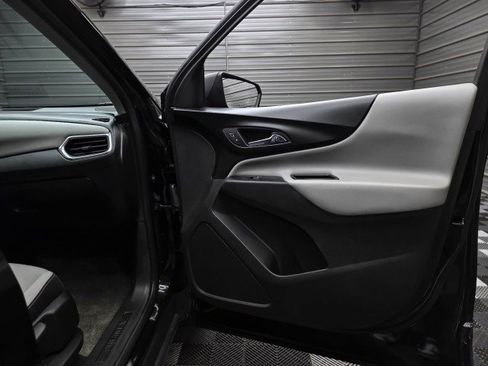 Used 2019 Chevrolet Equinox LS w/ LS Convenience Package AWD/4WD image 32