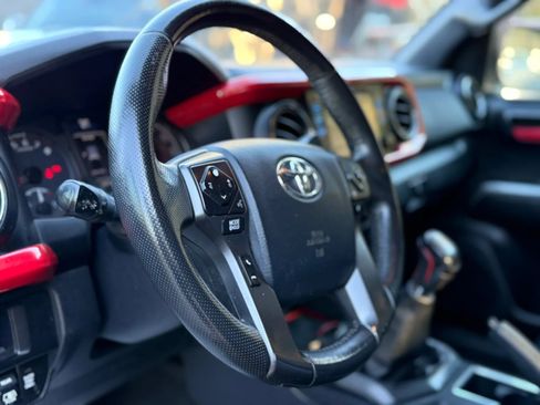 Used 2017 Toyota Tacoma TRD Pro image 12