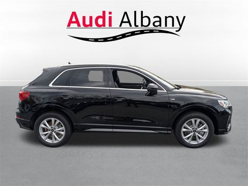 New 2025 Audi Q3 2.0T Premium image 3