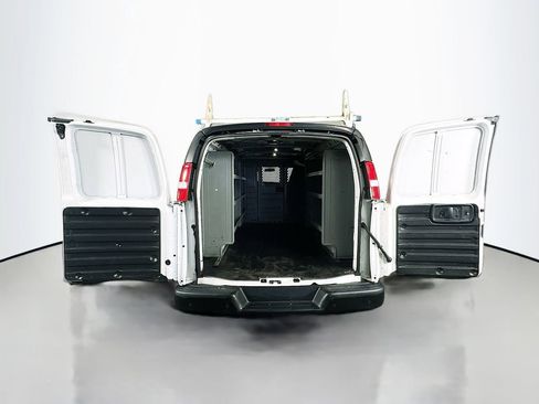 Used 2022 Chevrolet Express 2500 w/ Driver Convenience Package image 28