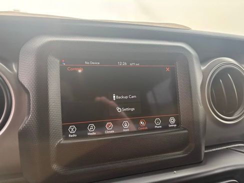 Used 2023 Jeep Wrangler Sport S image 19