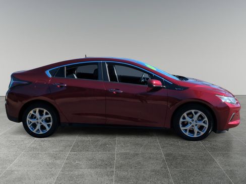 Used 2016 Chevrolet Volt Premier w/ Driver Confidence Package image 6