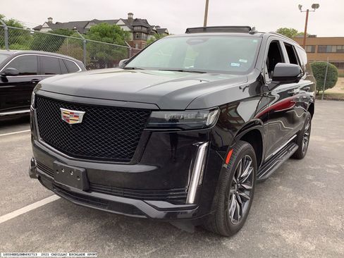 Used 2021 Cadillac Escalade Sport w/ LPO, Illumination Package image 4