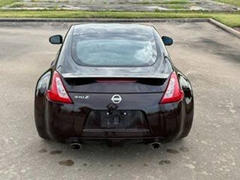 Used 2010 Nissan 370Z Coupe w/ Sport Pkg RWD image 3