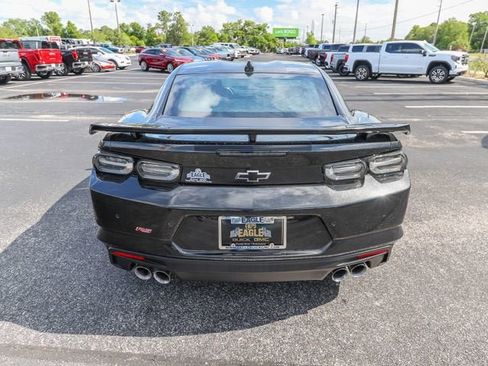 Used 2024 Chevrolet Camaro LT RWD image 8