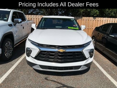 Used 2024 Chevrolet Blazer LT FWD image 2