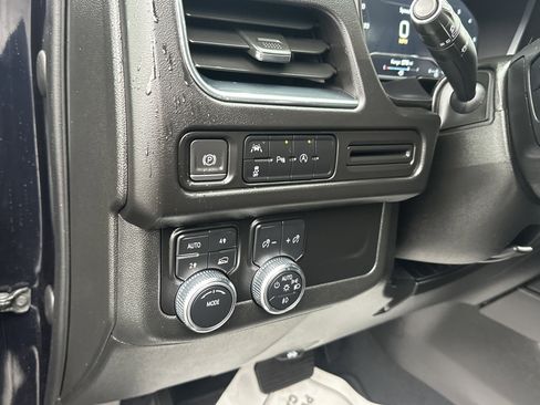 Used 2023 GMC Yukon SLT image 17