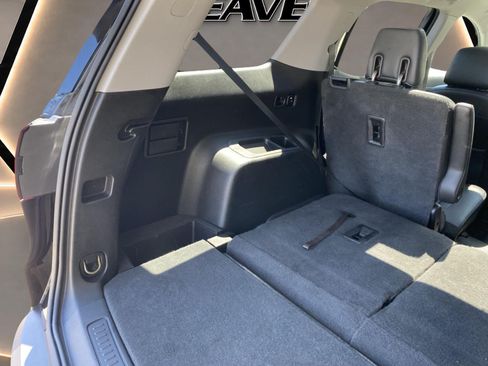 Used 2019 GMC Acadia SLT AWD/4WD image 32