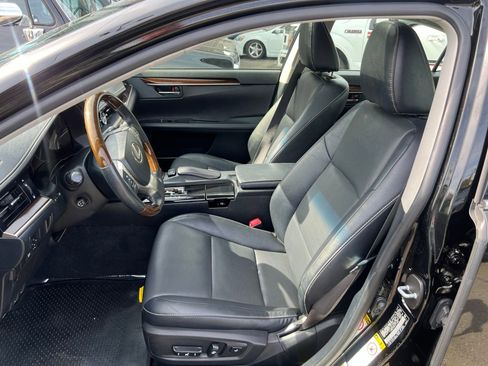 Used 2015 Lexus ES 350 w/ Premium Package FWD image 13