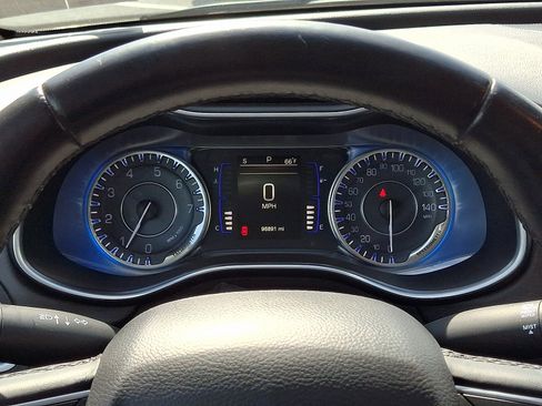 Used 2016 Chrysler 200 Limited w/ Convenience Group image 20