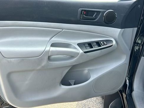 Used 2015 Toyota Tacoma PreRunner w/ Convenience Package RWD image 16