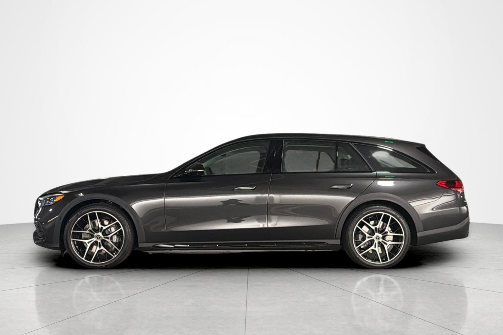 New 2027 Mercedes-Benz E 450 4MATIC All-Terrain Wagon image 2