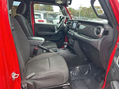 Used 2023 Jeep Gladiator Overland image 23