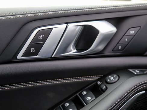 New 2026 BMW X5 xDrive40i w/ M Sport Package image 18