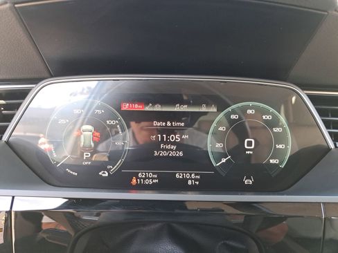 Used 2024 Audi Q8 e-tron Premium Plus w/ Premium Plus Package image 20