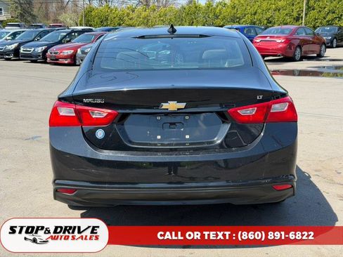 Used 2017 Chevrolet Malibu LT image 4