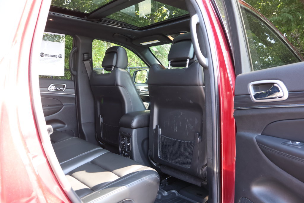 Used 2022 Jeep Grand Cherokee Limited w/ Tech Group AWD/4WD image 48