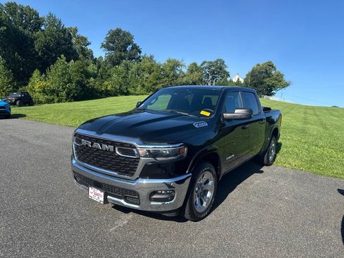 Used 2025 RAM 1500 Big Horn AWD/4WD image 1