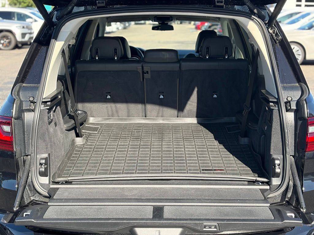 Used 2020 BMW X7 xDrive40i w/ Premium Package AWD/4WD image 11