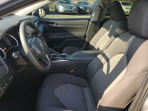 Used 2022 Toyota Camry LE image 7