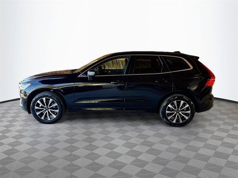 Used 2023 Volvo XC60 B5 Core image 9