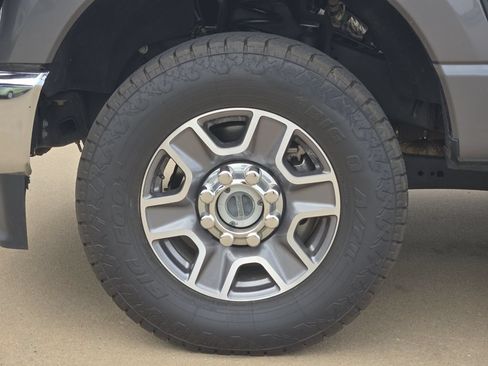Used 2023 Ford F250 Lariat w/ FX4 Off-Road Package AWD/4WD image 13