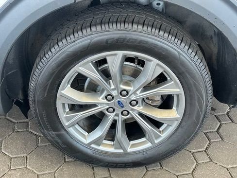 Certified 2023 Ford Explorer XLT w/ Equipment Group 202A AWD/4WD image 6