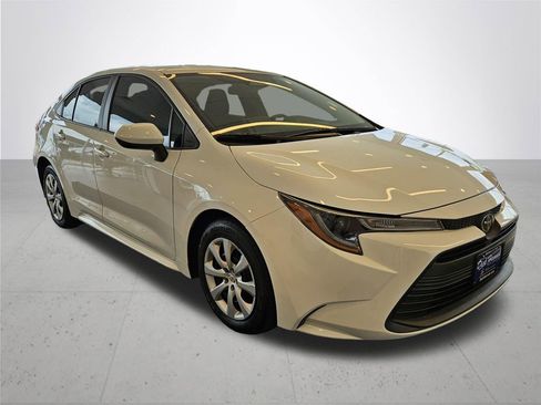 Used 2024 Toyota Corolla LE FWD image 5