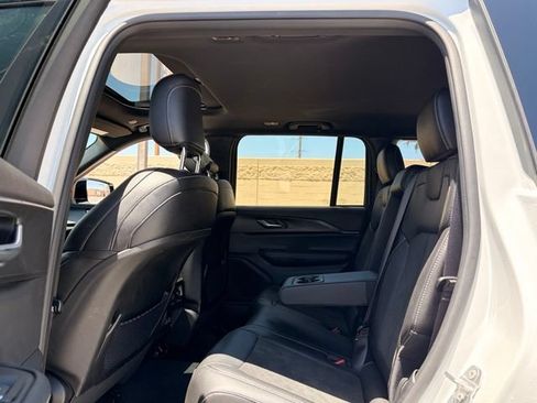 Certified 2025 Jeep Grand Cherokee Altitude RWD image 11