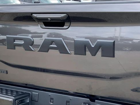 Used 2025 RAM 2500 Laramie AWD/4WD image 27