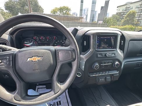 Used 2024 Chevrolet Silverado 1500 Custom image 5