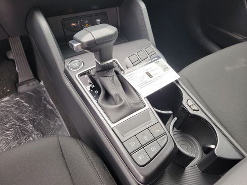 New 2026 Kia Sportage LX FWD image 22