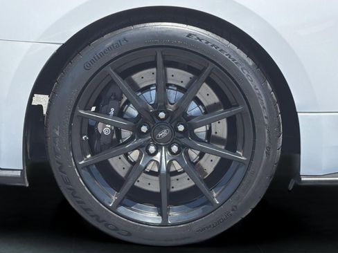 Used 2016 Ford Mustang Shelby GT350 w/ Technology Package RWD image 30