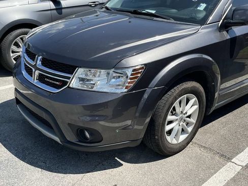 Used 2018 Dodge Journey SXT w/ Connectivity Group FWD image 8
