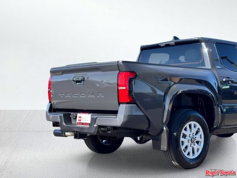 Certified 2026 Toyota Tacoma SR5 AWD/4WD image 11