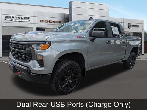 Used 2024 Chevrolet Silverado 1500 Custom Trail Boss w/ LPO, Dark Essentials Package AWD/4WD image 9