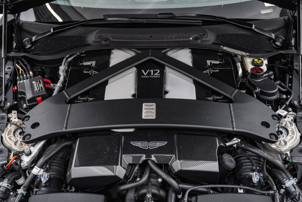Used 2026 Aston Martin Vanquish Convertible RWD image 38