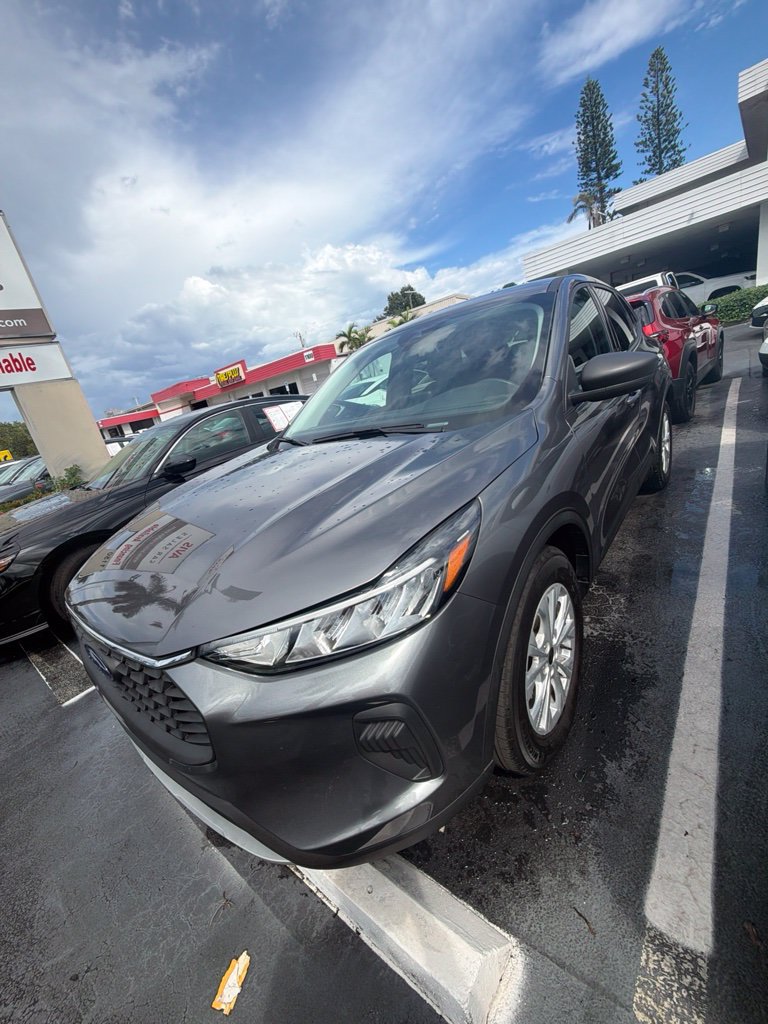 Used 2025 Ford Escape Active FWD image 1
