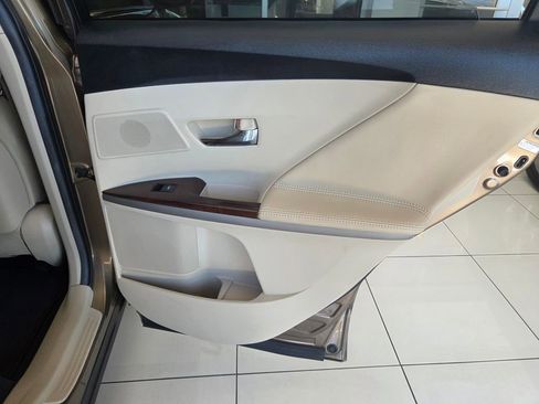 Used 2011 Toyota Venza w/ Premium Pkg #2 FWD image 25