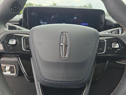 New 2025 Lincoln Aviator Reserve w/ Luxury Package image 26
